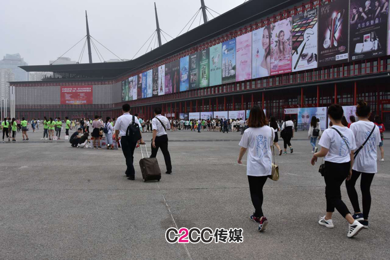 祛斑神器芊小白，如何在鄭州美博會上脫穎而出(圖1)